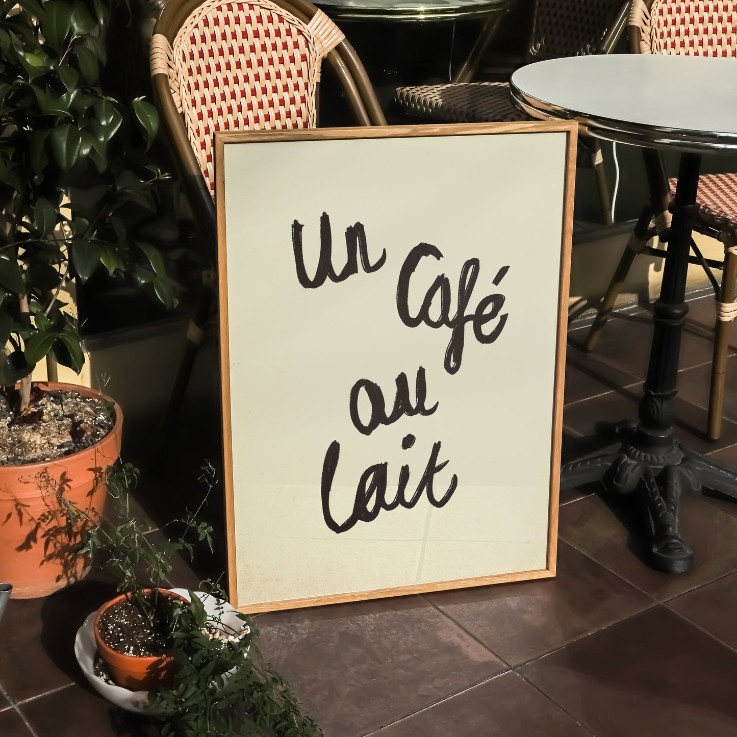 Un Café Au Lait Handwritten Print